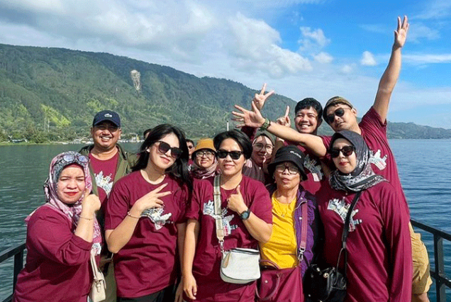 One Day Tour: Pesona Danau Toba & Pulau Samosir