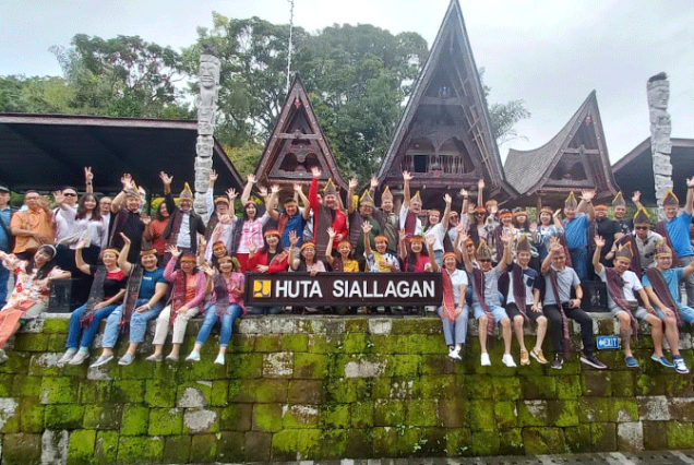 Nikmati Paket Tour Danau Toba 2H1M + Jelajahi Pulau Samosir
