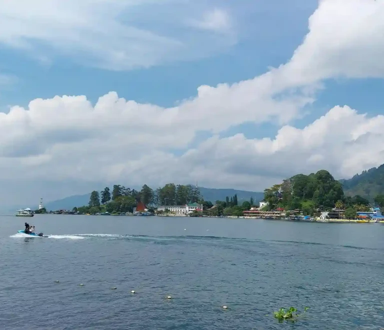 Pulau Samosir Danau Toba: Wisata Budaya Batak Terbaik