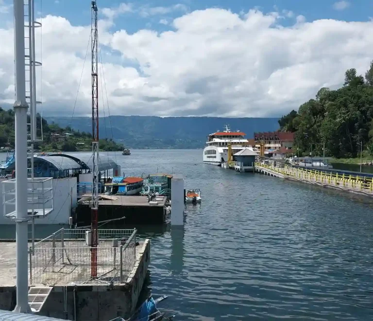 Parapat Danau Toba: Pintu Masuk Wisata dari Medan