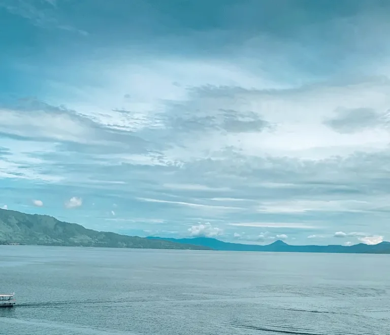 Pantai Parbaba Samosir: Wisata Pasir Putih Danau Toba